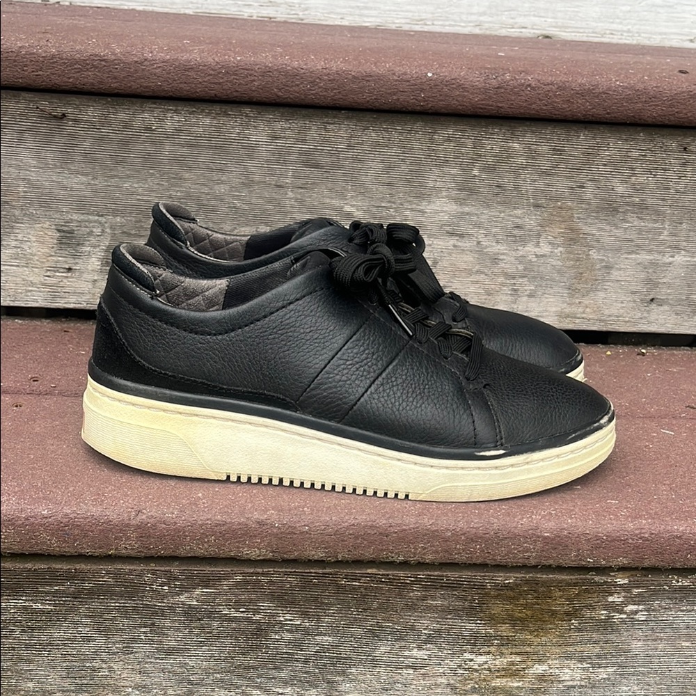 Dr. Scholl’s sneaker